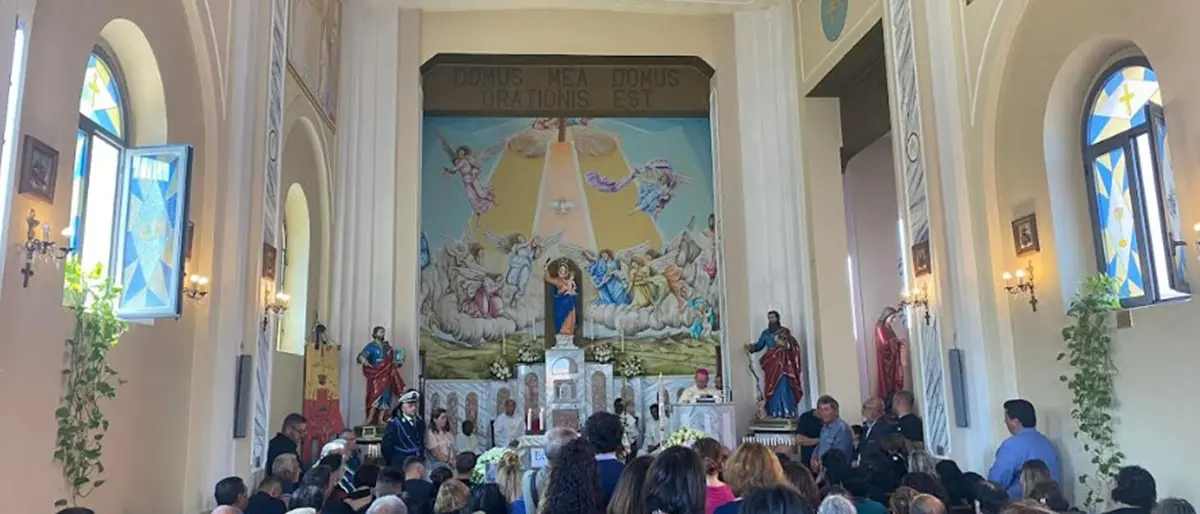 A Natile i funerali della famiglia distrutta da un tragico incidente nel reggino