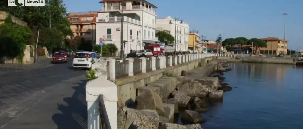 Vibo Marina: miasmi al porto e scarso senso civico - Video