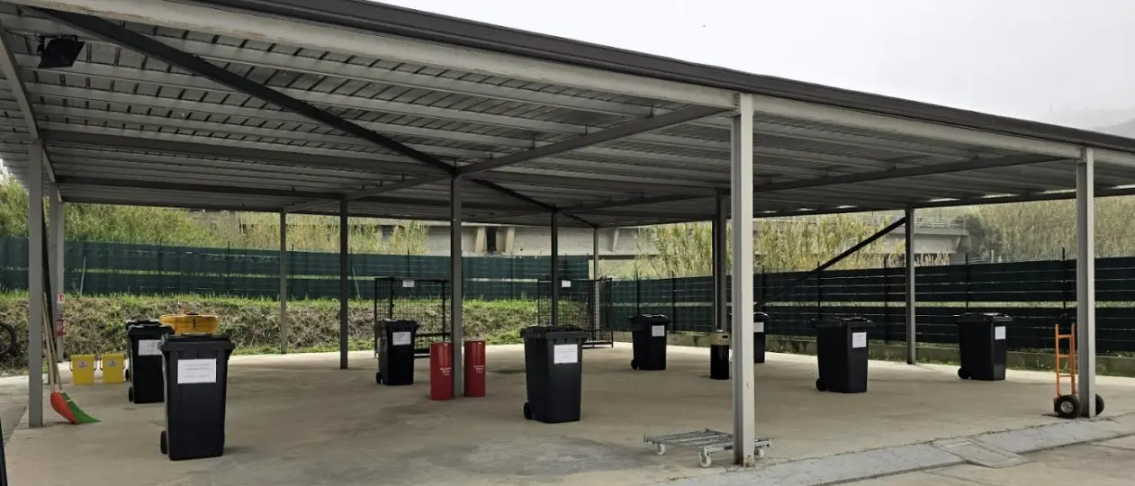 Sospensione della raccolta rifiuti a Vibo, l’ex assessore Bruni punta il dito contro gli “struzzi” che non vedono i disservizi