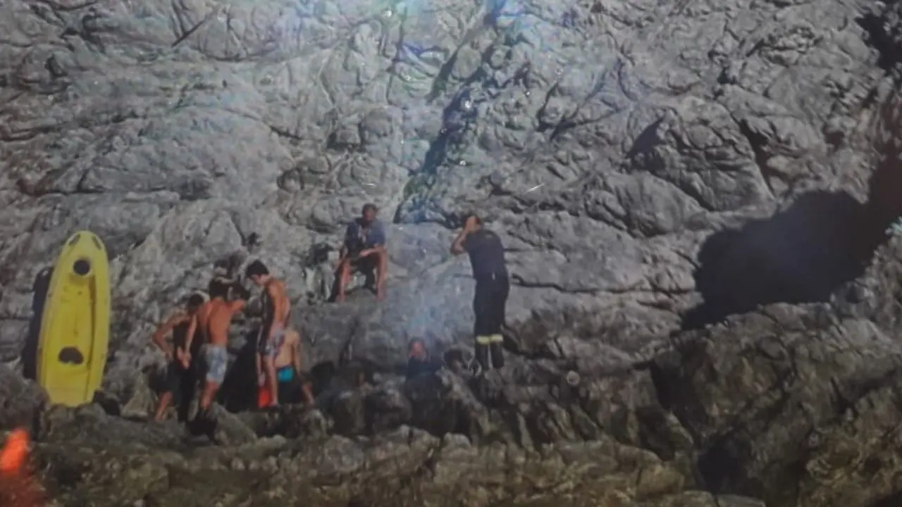 Capo Vaticano: bagnante precipita da scogliera, interviene l'elisoccorso