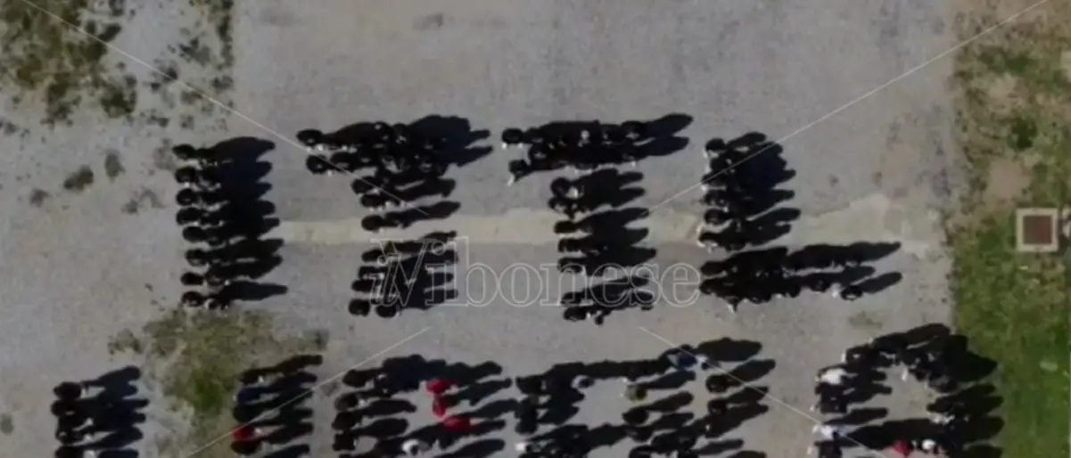 L’Istituto Nautico di Pizzo ricorda le vittime di mafia con un flash mob - Video