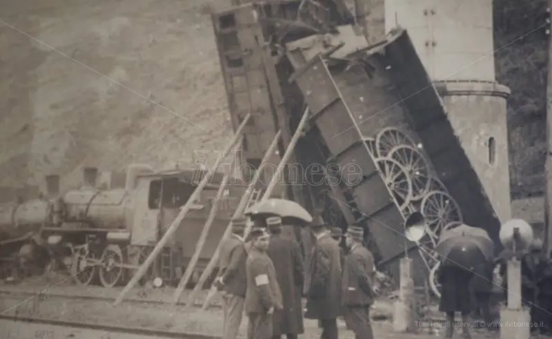Tragedie dimenticate: la strage dei soldati di ritorno dal fronte alla stazione di Pizzo - Video