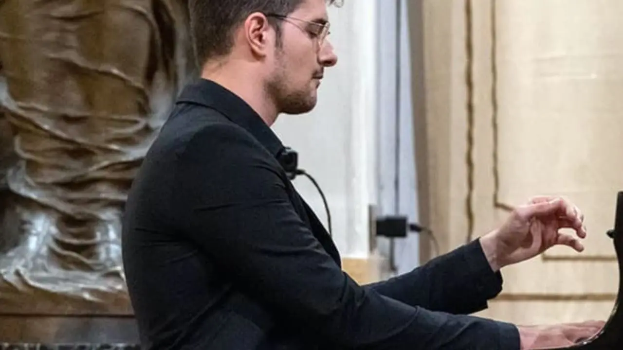 Il pianista Gabriel Giannotti a Vibo, l'esibizione all'auditorium Spirito Santo