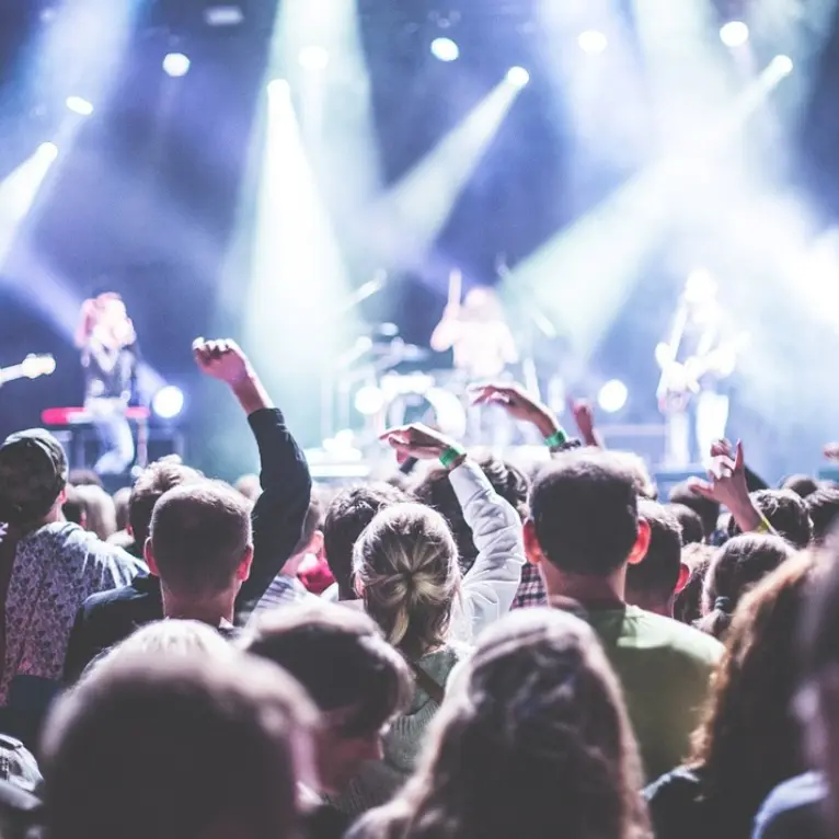 Cinema all’aperto, musica e teatro: ecco gli eventi estivi in programma a Briatico
