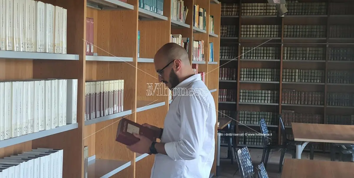 Vibo, il Sbv invia libri alle studentesse iraniane alle quali sono stati bruciati i testi d'istruzione