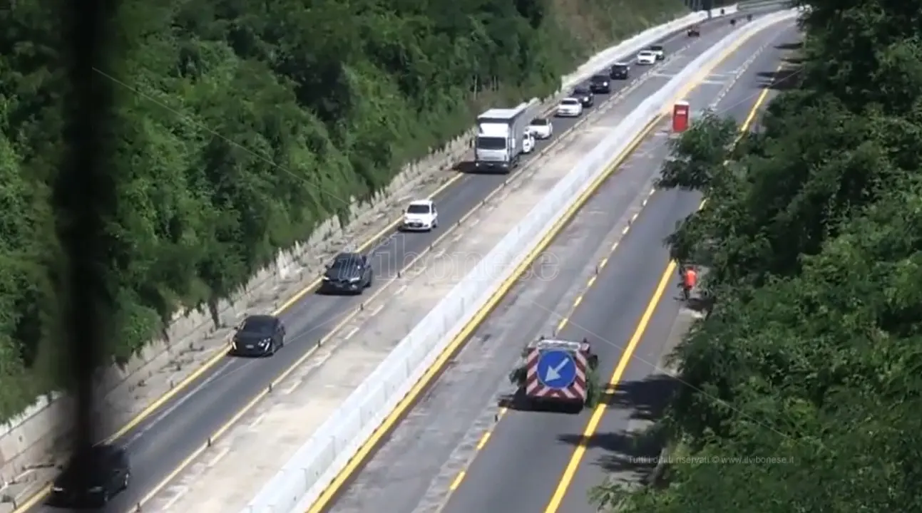 Code chilometriche e utenti esasperati sull’A2 tra Pizzo e Sant’Onofrio: «È inconcepibile» - Video