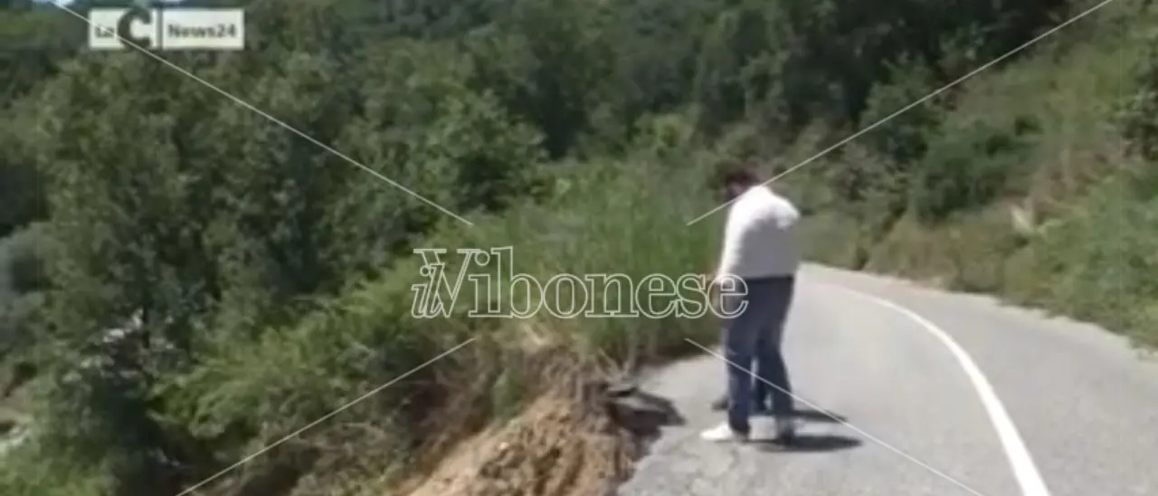 Polia, strada chiusa e paese isolato, il sindaco: «Cosa succede in caso di emergenza?» - Video