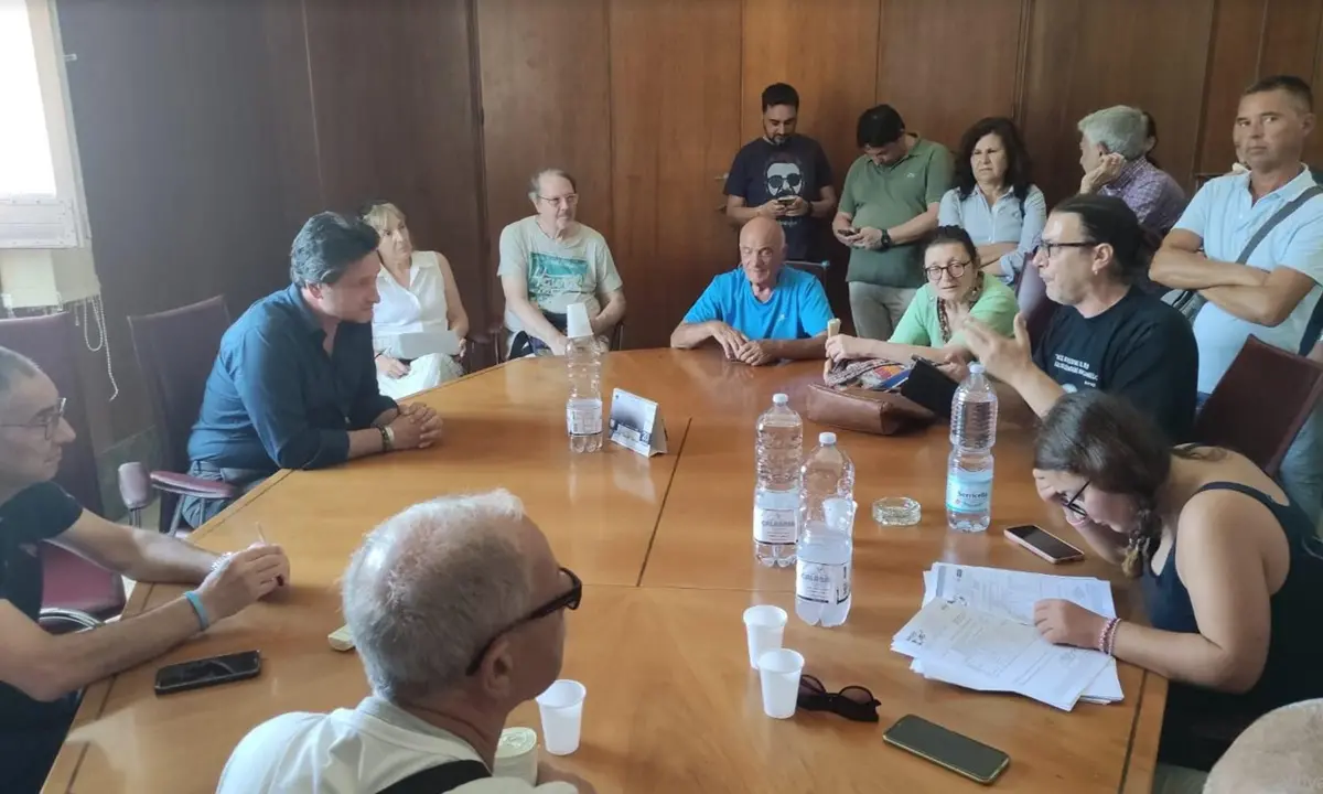 Rubinetti a secco e acqua non potabile a Vibo: scoppia la protesta dei cittadini - Video