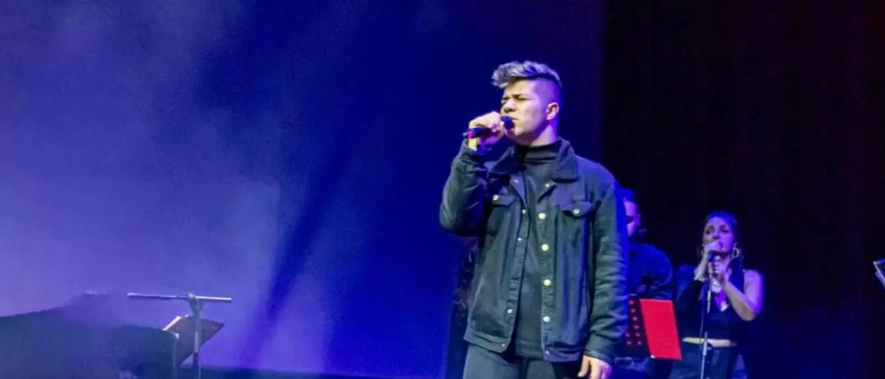 Il talento del giovane cantante vibonese Fortunato Cugliari approda su palcoscenici nazionali