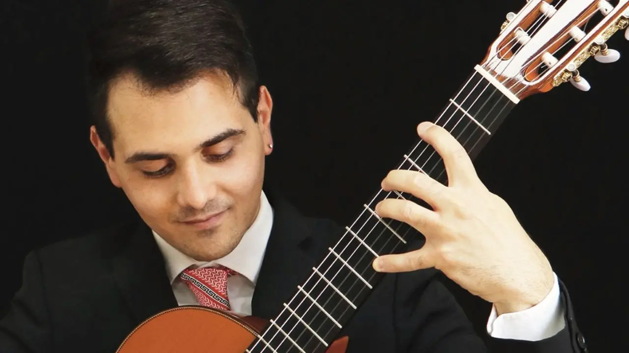 Nicotera, tutto pronto per l'esibizione del chitarrista vibonese Enrico Damiano Vallone