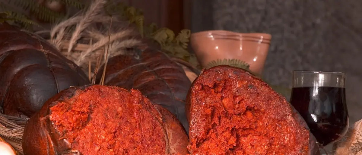 Aeroporti calabresi, la ‘nduja potrà “volare”: via libera per il trasporto nel bagaglio a mano