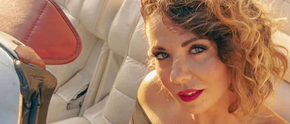 Come vestirsi al \"Vibo vintage\"? I consigli dell'influencer Ida Galati - Video