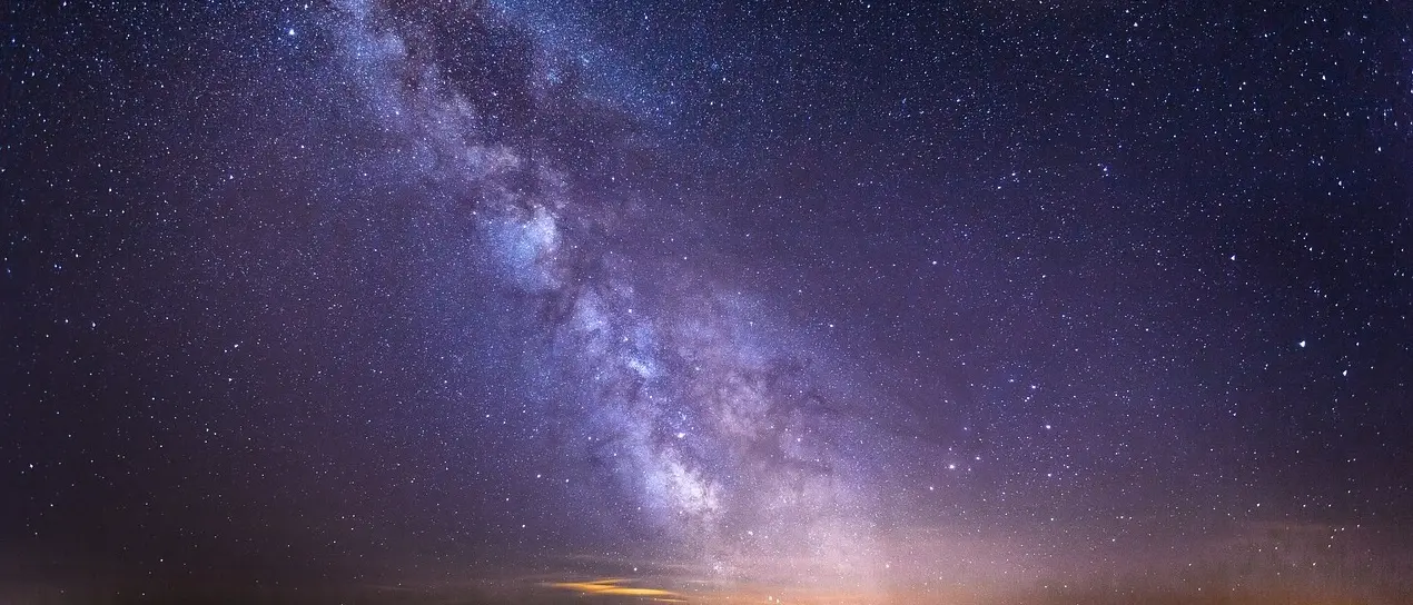 Dal trekking nei boschi serresi all’osservazione delle stelle dal castello di Arena: arriva la notte dei desideri