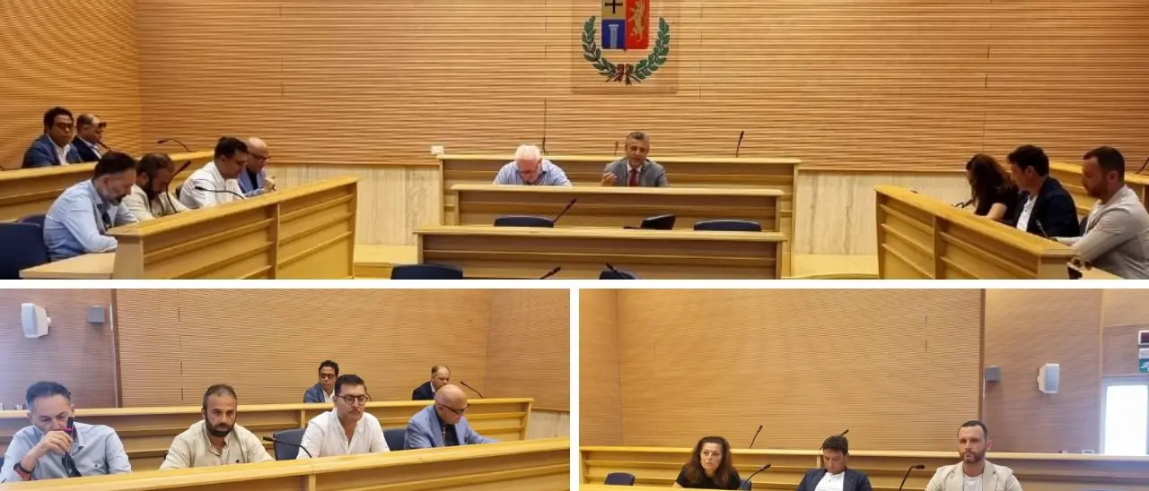 Provincia Vibo, slitta la discussione sul bilancio di previsione. Lacquaniti lascia la maggioranza