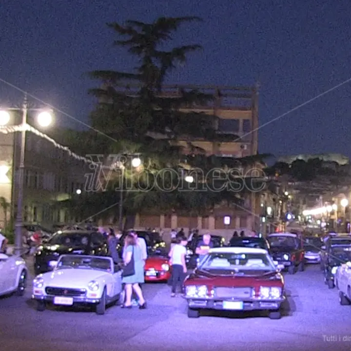 Aspettando \"Vibo Vintage”: sold out per il drive-in in piazza Municipio – Video