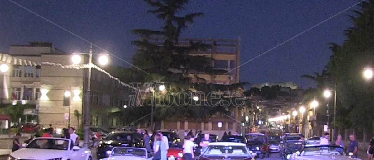 Aspettando \"Vibo Vintage”: sold out per il drive-in in piazza Municipio – Video