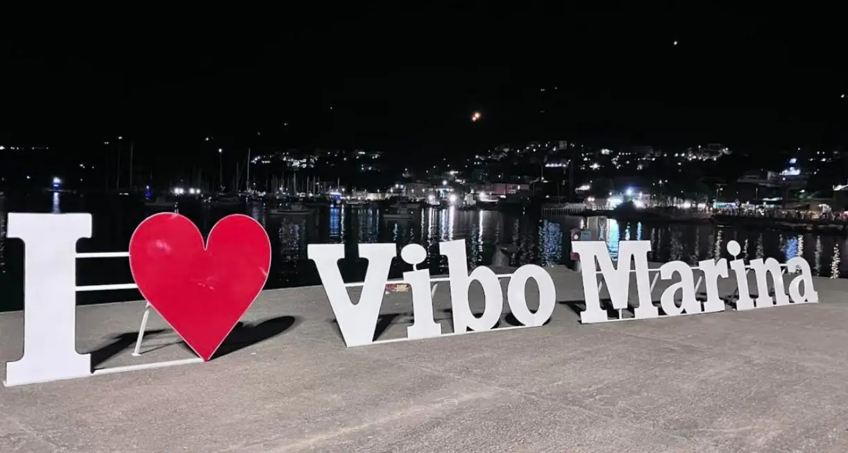 Vibo Marina, il Premio Porto Santa Venere celebra due donne: «Qui il loro luogo dell’anima»\n