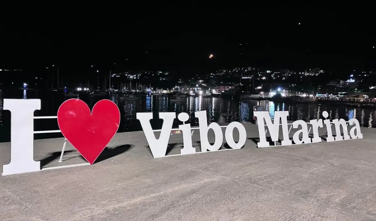Vibo Marina, il Premio Porto Santa Venere celebra due donne: «Qui il loro luogo dell’anima»\n