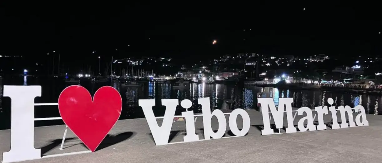 Vibo Marina, il Premio Porto Santa Venere celebra due donne: «Qui il loro luogo dell’anima»\n
