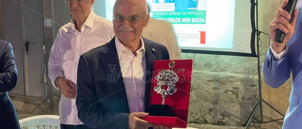 “Premio Renoir 2023”: il prestigioso riconoscimento al dottor Antonio Giovanni Arone - Video