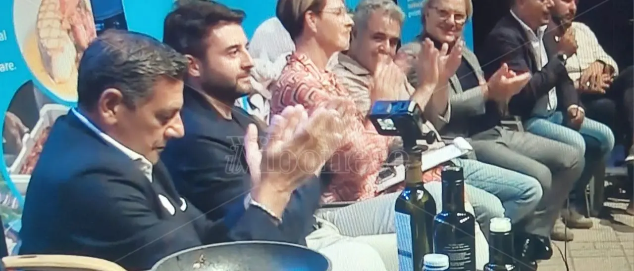 Azzurro di Calabria, la prima tappa della kermesse a Nicotera Marina: ecco com'è andata - Video