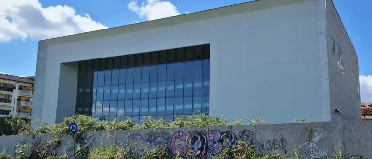 Teatro Vibo, il direttore dei lavori: «Ritardi non dipendono dal mio operato»