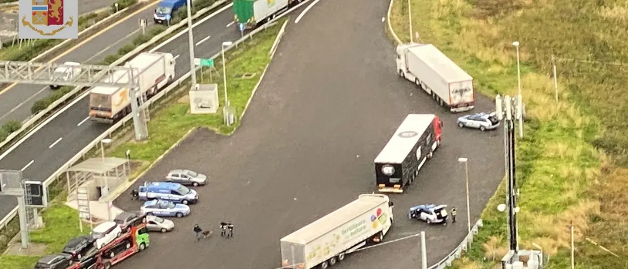 Controlli bus e mezzi pesanti: in campo anche la polizia stradale di Vibo