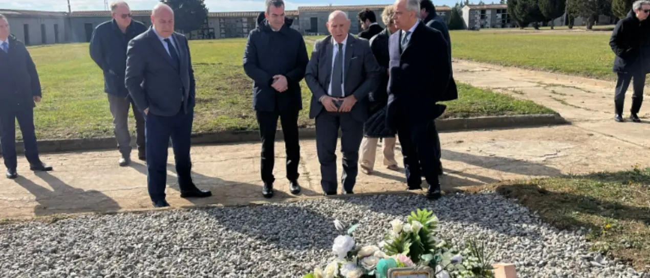 Il ministro Piantedosi in Calabria per omaggiare le vittime del naufragio di Cutro