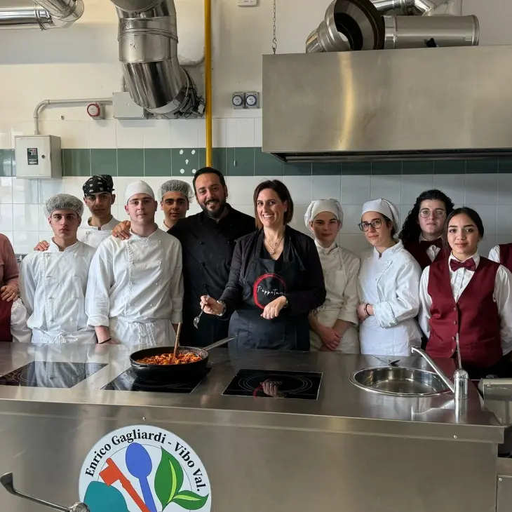 La cucina incontra i social: gli studenti dell'Alberghiero di Vibo protagonisti di “Una giornata reel” - Video