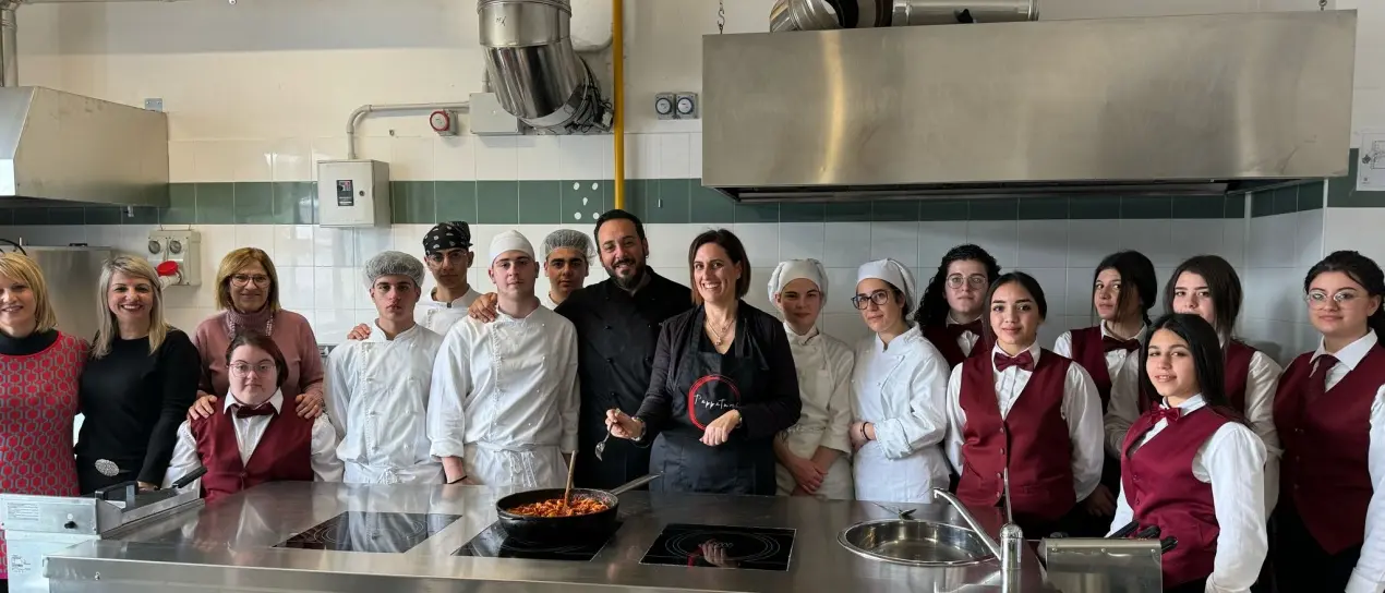La cucina incontra i social: gli studenti dell'Alberghiero di Vibo protagonisti di “Una giornata reel” - Video