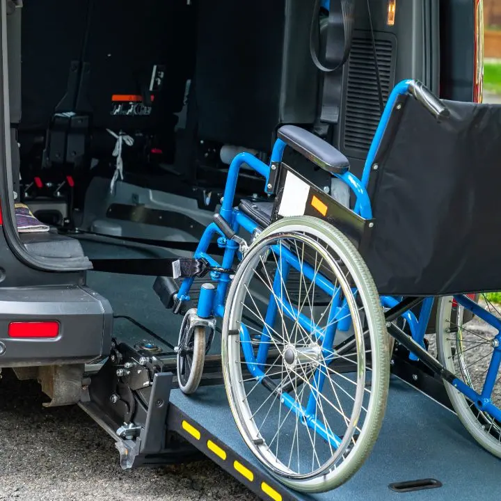 Dialisi a Vibo e in provincia, l’Asp rinnova la convenzione con la Croce rossa per il trasporto dei pazienti