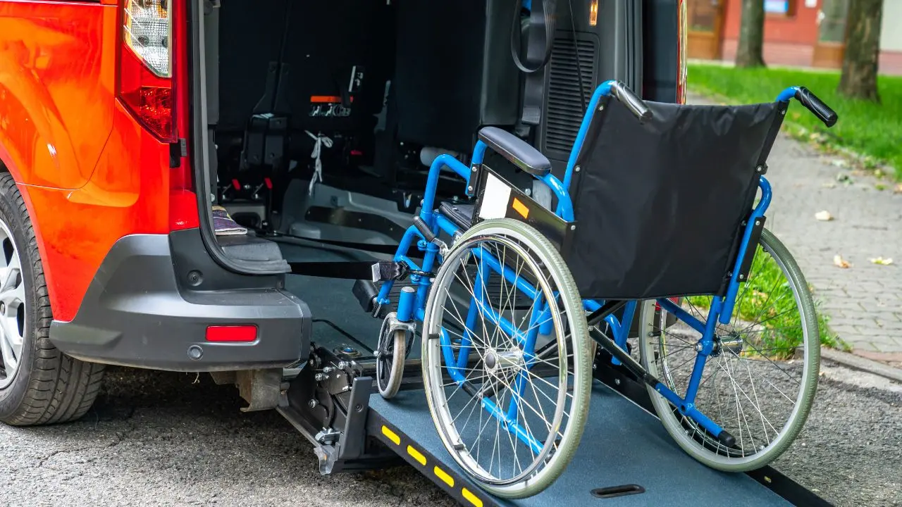 Dialisi a Vibo e in provincia, l’Asp rinnova la convenzione con la Croce rossa per il trasporto dei pazienti