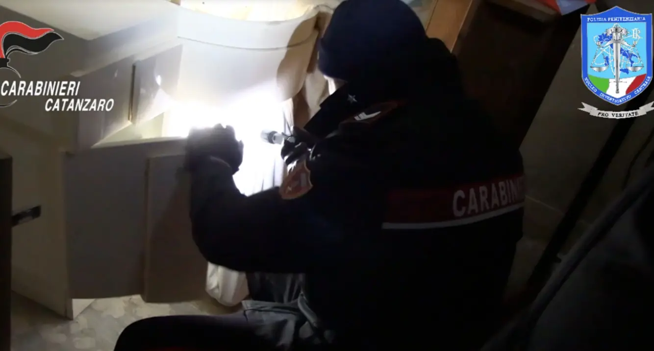 ‘Ndrangheta, droga e corruzione: 26 arresti a Catanzaro - Nomi