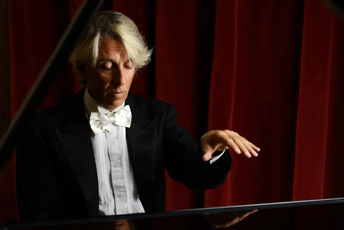 Da Schubert a Beethoven, musica senza tempo a Tropea con il concerto del maestro Emilio Aversano