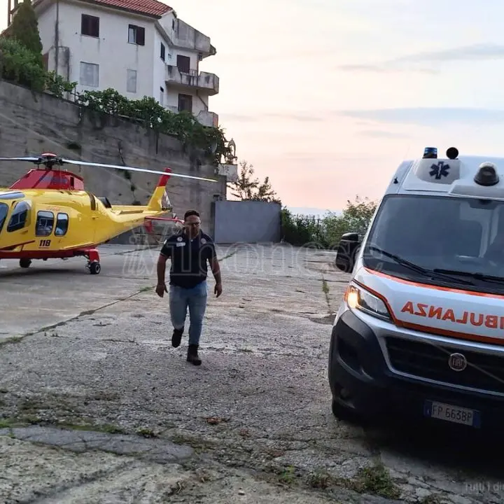 Incidente a Sorianello, auto precipita in un burrone: 18enne trasferito in elisoccorso