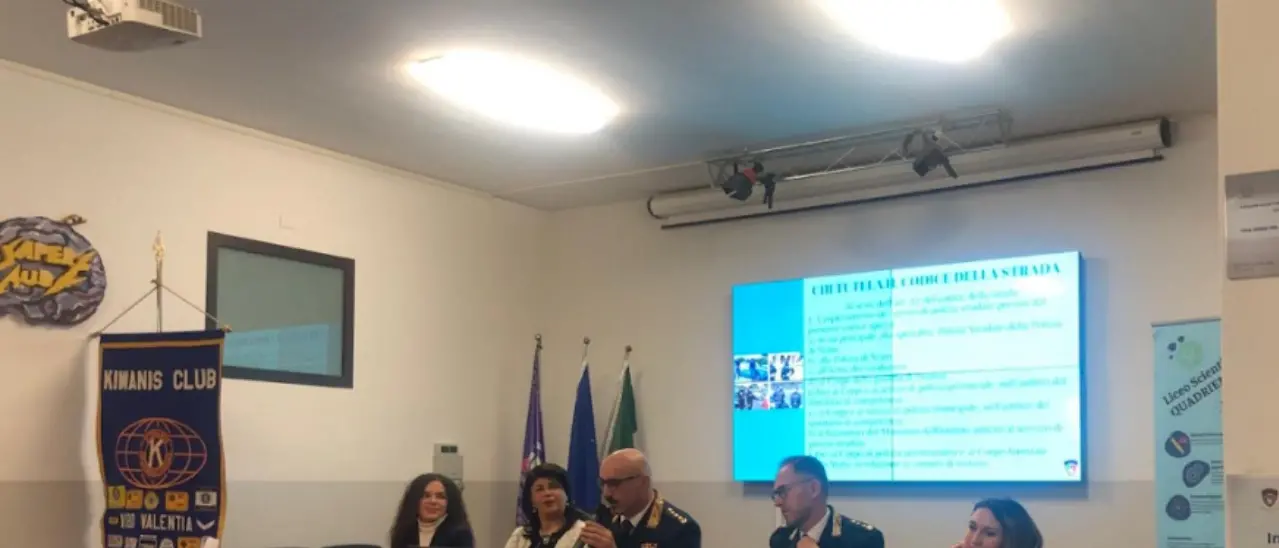 Vibo, il Kiwanis club incontra gli studenti dello Scientifico: focus sulla guida in sicurezza