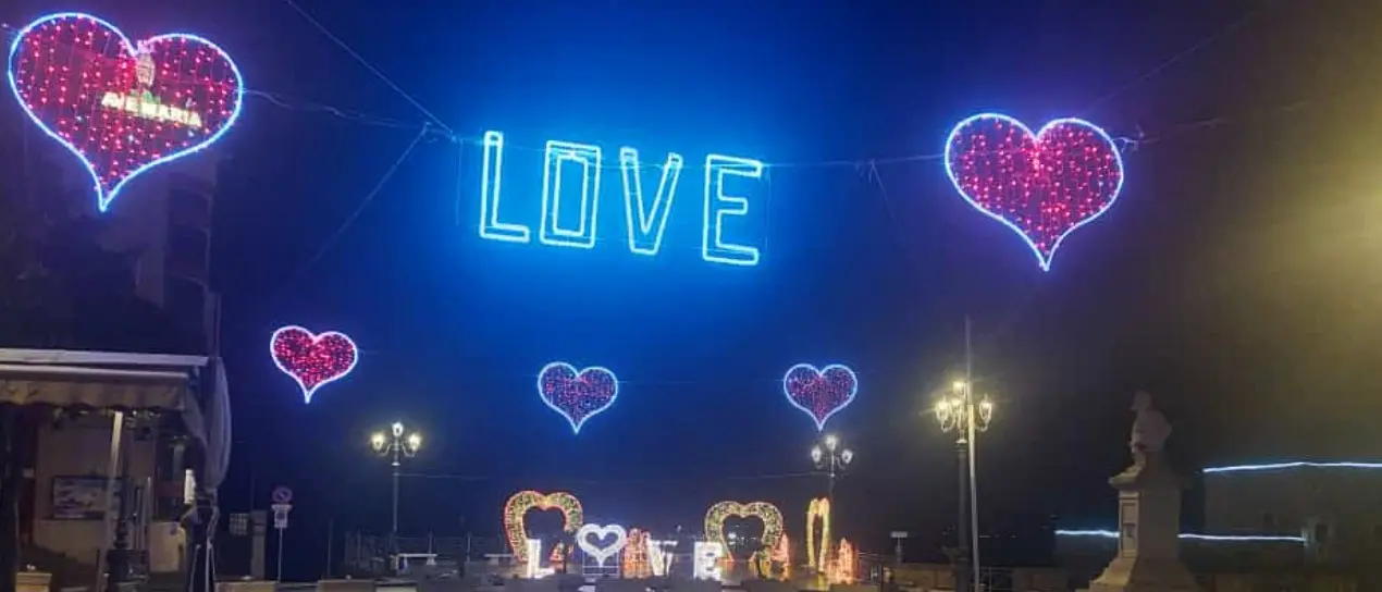 Luminarie nel Vibonese, Paolillo (Wwf): «Un’invasione che dura tutto l’anno»