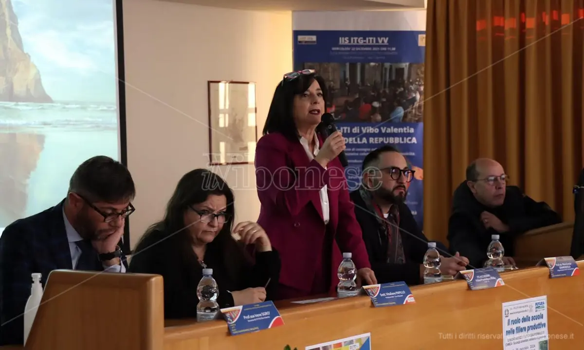 L'Istituto per Geometri attiva il nuovo indirizzo in Chimica e biotecnologia – Video