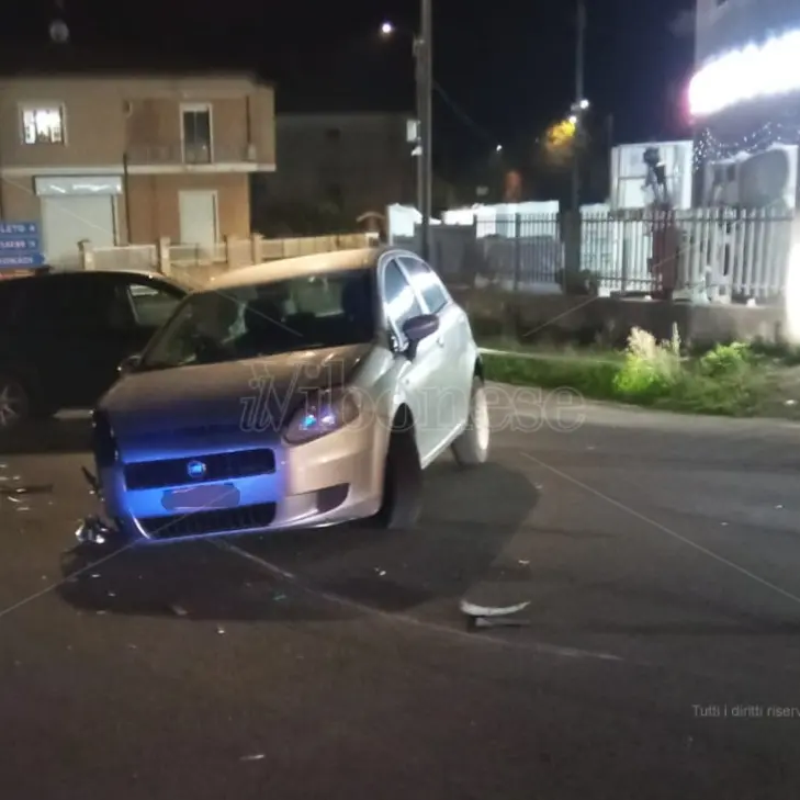 Incidente sulla statale 18 a Ionadi, un ferito nello scontro tra due auto