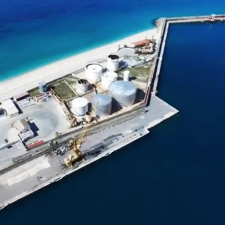 Esclusione di Vibo per l’elisoccorso notturno, la Pro loco: «Si utilizzi la piazzola atterraggio del porto»