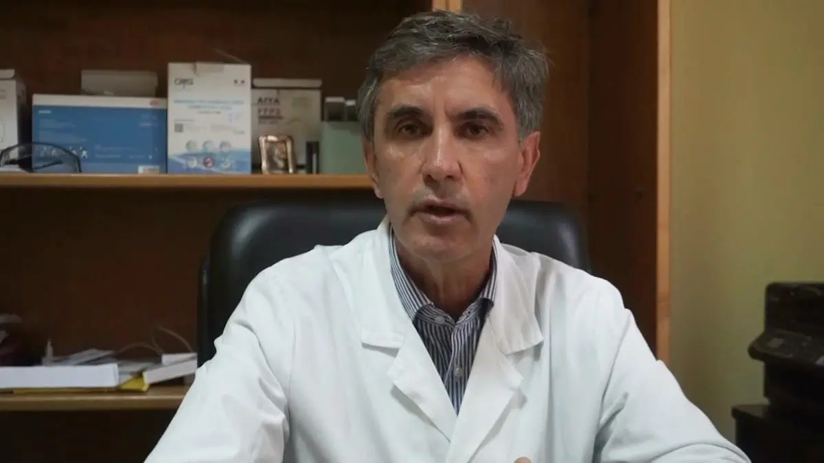 Il luminare vibonese Bruno Nardo tornato a operare in Calabria: intervento di 6 ore per salvare un 92enne. I figli dell’anziano: «Grati, papà ora è a casa»