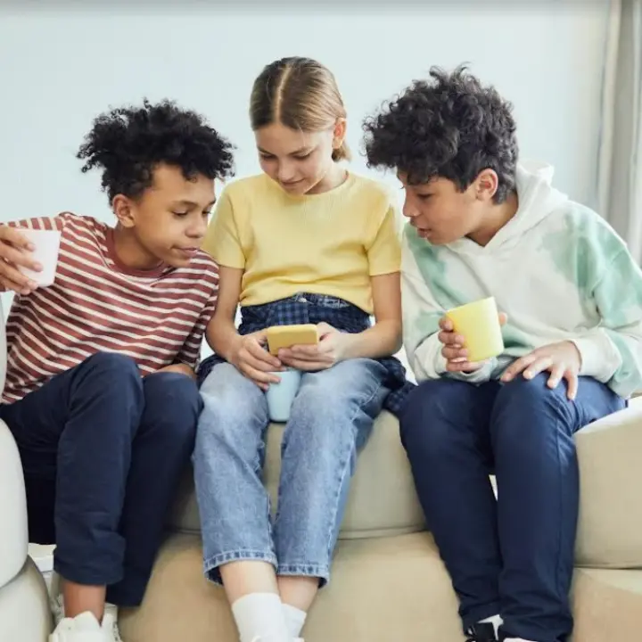 “I minori e la rete”, anche a Vibo ritornano i webinar di Poste italiane sull’educazione digitale