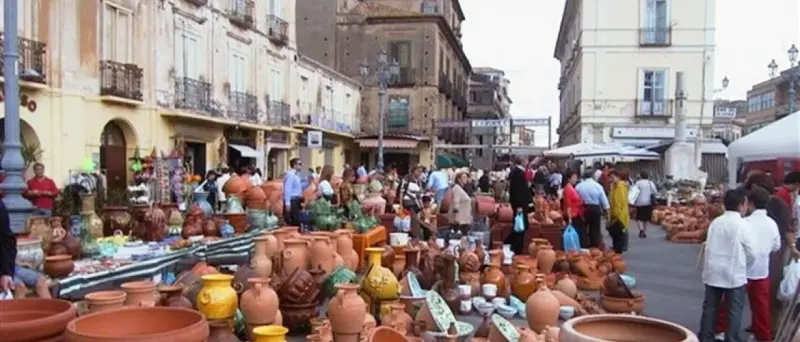 Pizzo verso la tradizionale Fiera di Ognissanti, istituite navette gratuite per 1 e 2 novembre