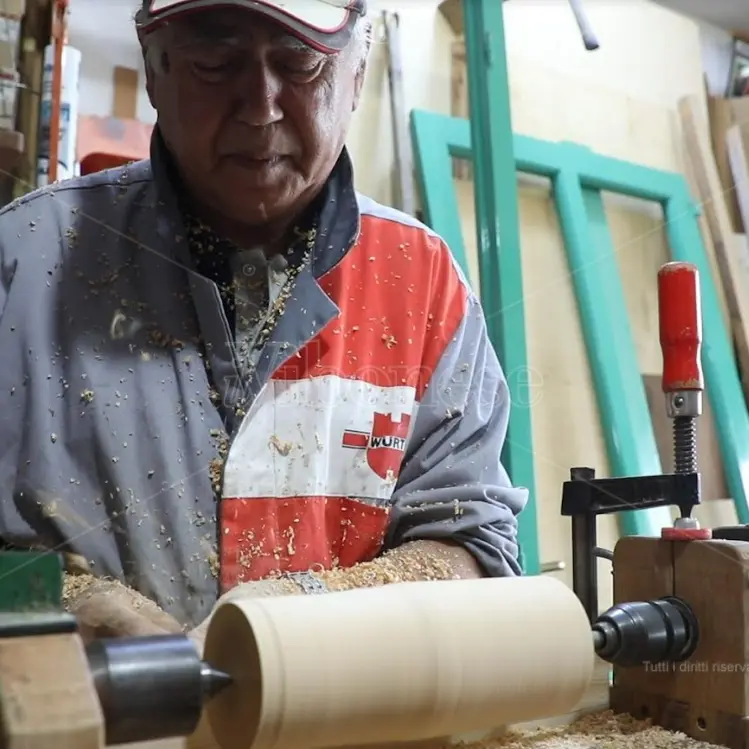 La bottega del legno di mastru Michele, LaC storie fa tappa a Parghelia -Video