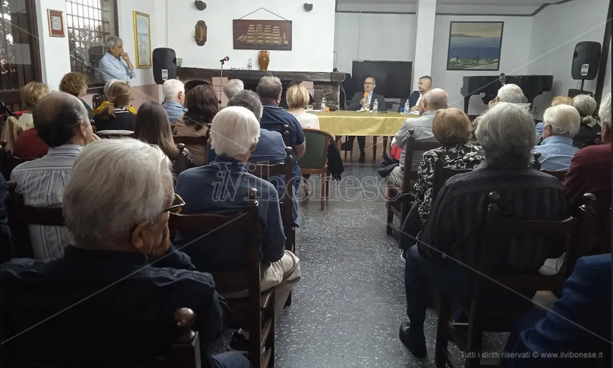 A Vibo la presentazione del libro: \"Restanza\" di Vito Teti, un manuale per il futuro della Calabria - Video