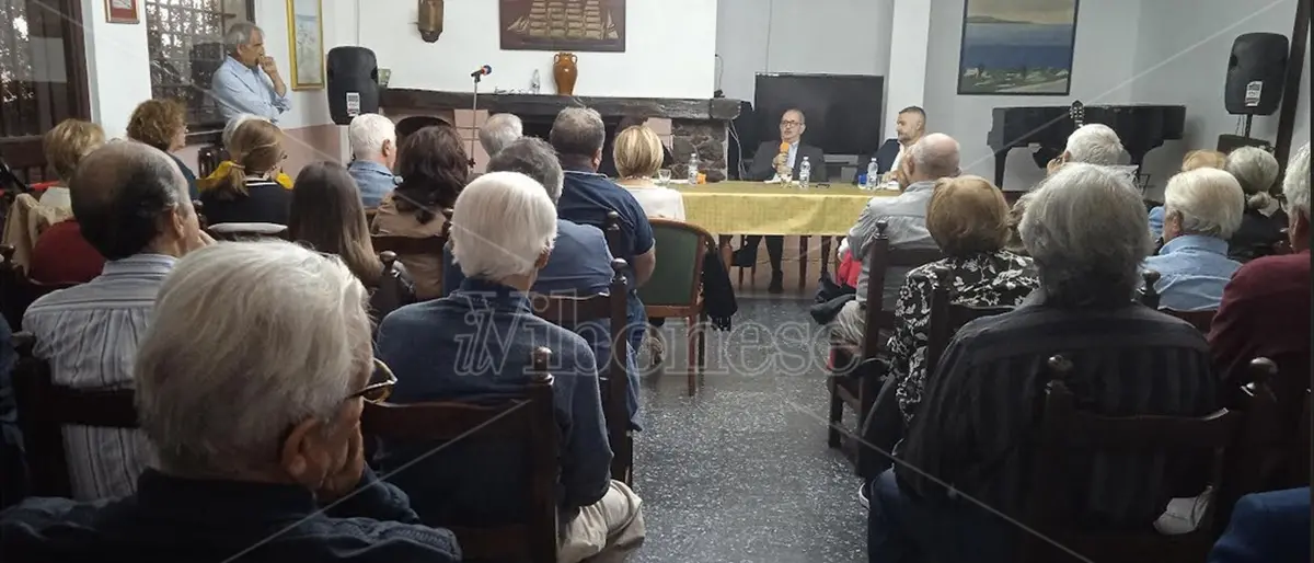 A Vibo la presentazione del libro: \"Restanza\" di Vito Teti, un manuale per il futuro della Calabria - Video