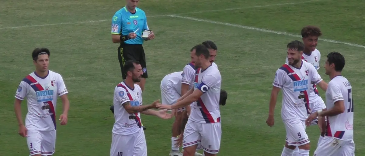 Una Vibonese spumeggiante mette sotto il Castrovillari e torna a vincere