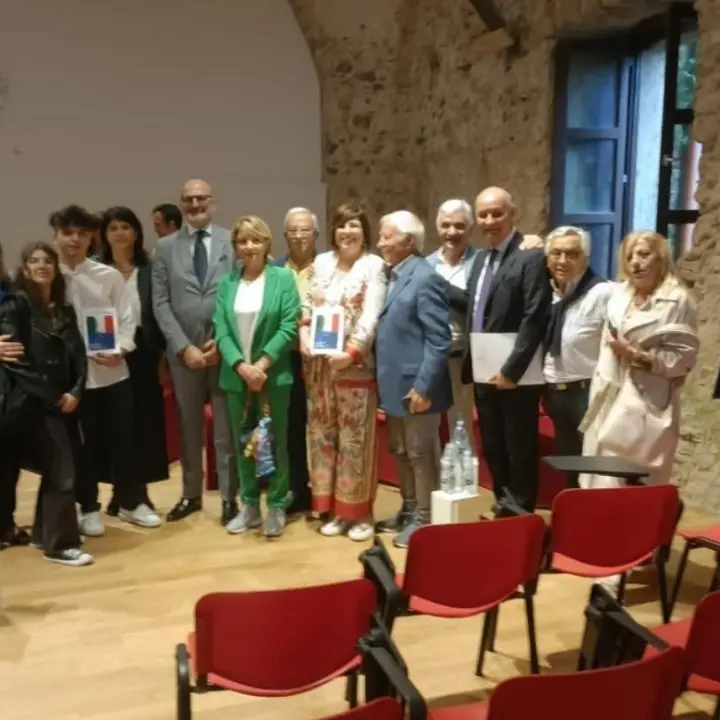 “Io, l’Italia e l’Europa”, a Vibo Butticè incontra i giovani e presenta il suo ultimo libro