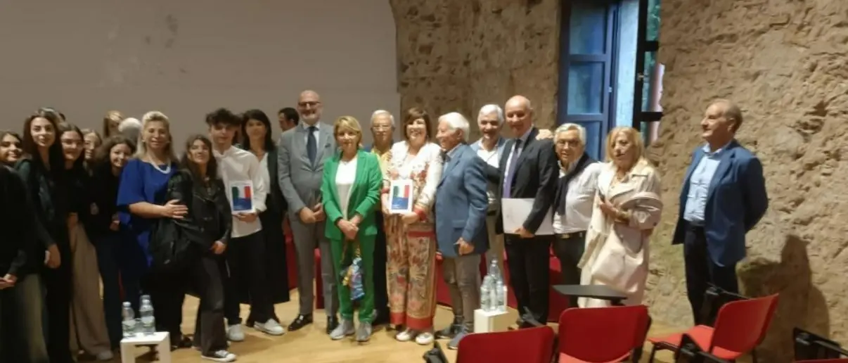 “Io, l’Italia e l’Europa”, a Vibo Butticè incontra i giovani e presenta il suo ultimo libro