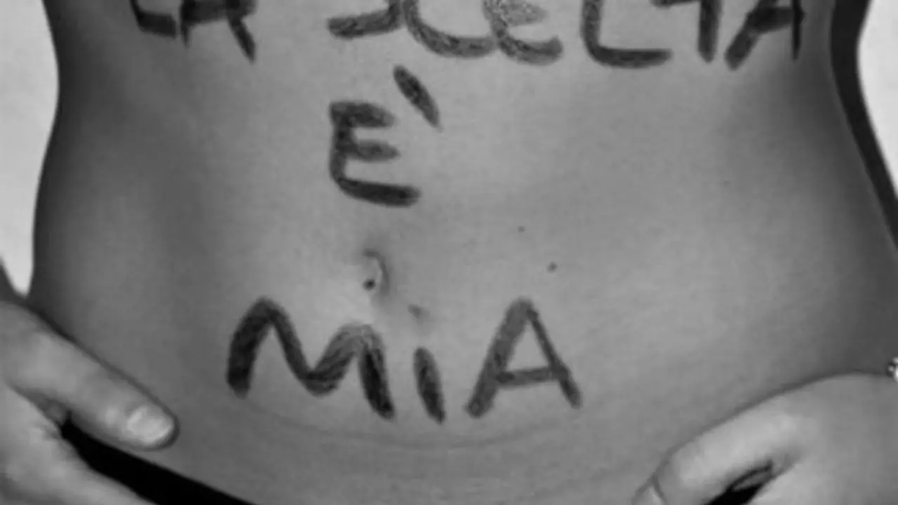 Raccolta firme contro l'aborto a Vibo, la Filcams Cgil Calabria aderisce alla protesta